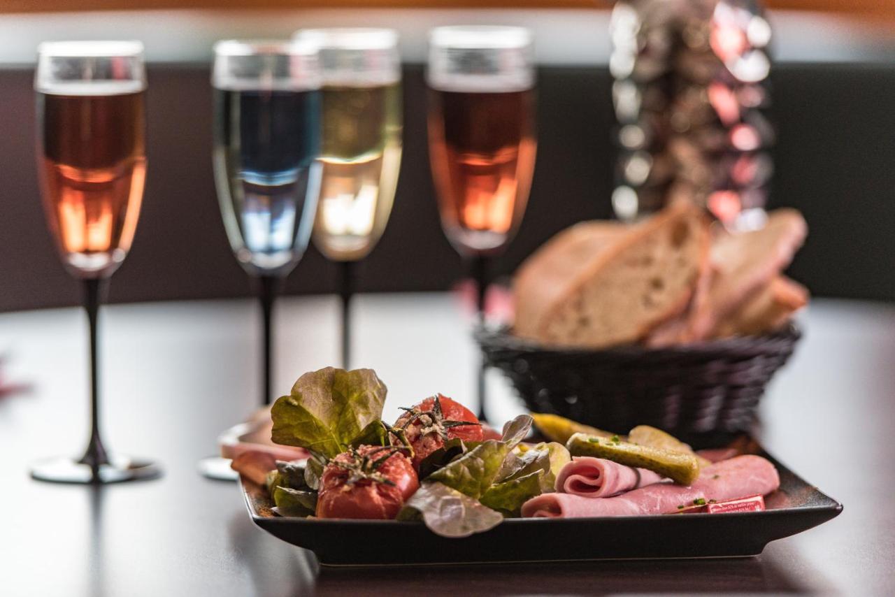 L Auberge Du Basilico Aime Luaran gambar