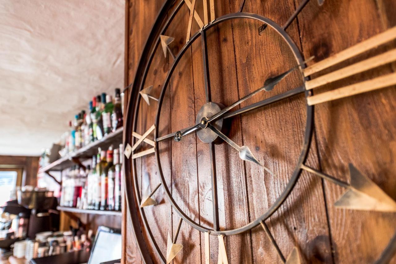 L Auberge Du Basilico Aime Luaran gambar